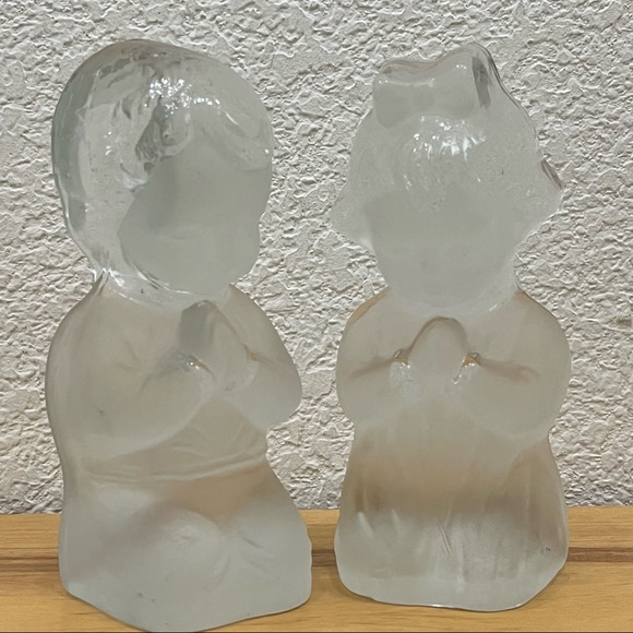 Vintage VIKING Clear Satin Glass Praying Boy and Girl Figurine - Picture 1 of 13